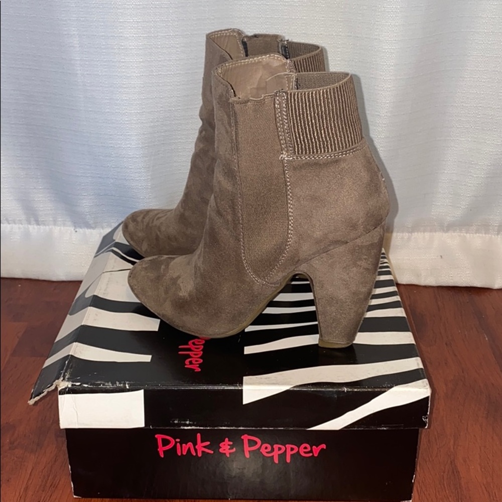 Pink & Pepper Suede boots